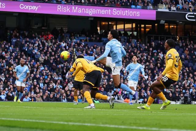 企鹅体育-【英超】马尔穆什闪击，塞梅尼奥贴地斩，曼城2-0狼队